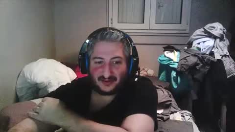 Snapshot of misterbelled chatting on 11-14-25, 12:53 misterbelled online show from 11-14-25, 12:53