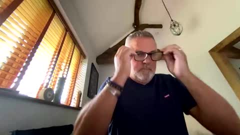 Snapshot of misterblivs chatting on 06-07-26, 01:59 Misterblivs online show from 06-07-26, 01:59