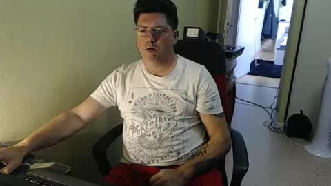 Snapshot of mistercoeur1 chatting on 09-27-25, 08:08 mistercoeur online show from 09-27-25, 08:08