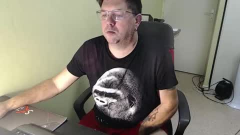 Snapshot of mistercoeur1 chatting on 11-01-25, 08:49 mistercoeur online show from 11-01-25, 08:49