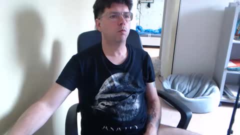 Snapshot of mistercoeur1 chatting on 05-12-26, 02:47 mistercoeur online show from 05-12-26, 02:47