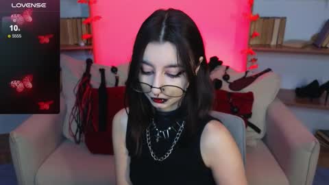 Snapshot of mistress__marcelline chatting on 10-10-25, 09:52 Marcelline online show from 10-10-25, 09:52