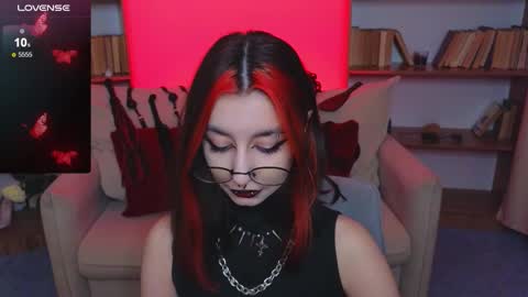 Snapshot of mistress__marcelline chatting on 11-19-25, 10:15 Marcelline online show from 11-19-25, 10:15