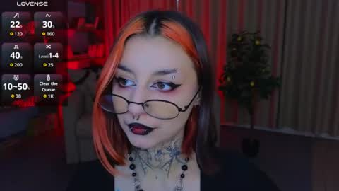 Snapshot of mistress__marcelline chatting on 06-18-26, 01:50 Marcelline online show from 06-18-26, 01:50