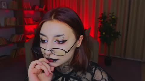 Snapshot of mistress__marcelline chatting on 06-25-26, 05:12 Marcelline online show from 06-25-26, 05:12