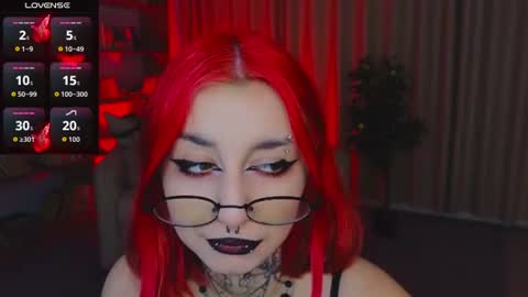 Snapshot of mistress__marcelline chatting on 07-07-26, 02:03 Marcelline online show from 07-07-26, 02:03
