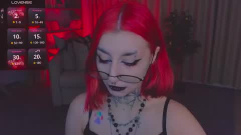 Snapshot of mistress__marcelline chatting on 07-08-26, 01:32 Marcelline online show from 07-08-26, 01:32