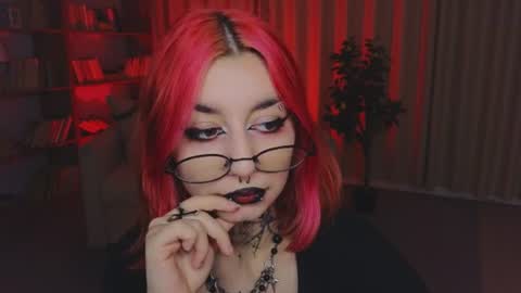 Snapshot of mistress__marcelline chatting on 07-21-26, 01:52 Marcelline online show from 07-21-26, 01:52