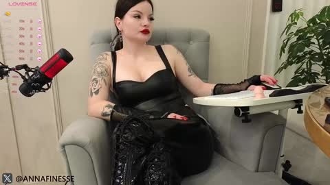 Snapshot of mistress_anna_dame chatting on 02-04-25, 07:33 Her Infernal Majesty online show from 02-04-25, 07:33