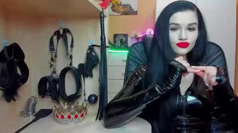 Snapshot of mistress_kristi chatting on 01-17-26, 10:46 Mistress Kristi online show from 01-17-26, 10:46