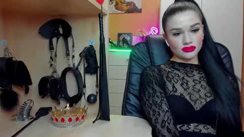 Snapshot of mistress_kristi chatting on 04-19-26, 07:16 Mistress Kristi online show from 04-19-26, 07:16