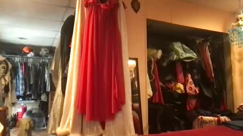 Snapshot of mistress_lk chatting on 01-27-25, 04:33 MistyVale online show from 01-27-25, 04:33