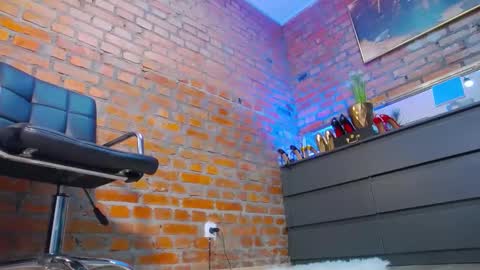 mistress_milana_ online show from 01-01-25, 05:44