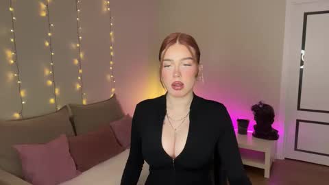Snapshot of mistress_of_hearts chatting on 03-14-26, 08:36 Mia online show from 03-14-26, 08:36
