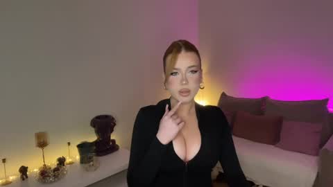 Snapshot of mistress_of_hearts chatting on 04-06-26, 04:19 Mia online show from 04-06-26, 04:19