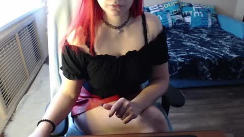 Snapshot of mistressbailey_x chatting on 01-03-25, 09:04 Miss Bailey online show from 01-03-25, 09:04