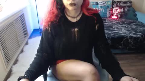 Snapshot of mistressbailey_x chatting on 01-18-25, 11:32 Miss Bailey online show from 01-18-25, 11:32