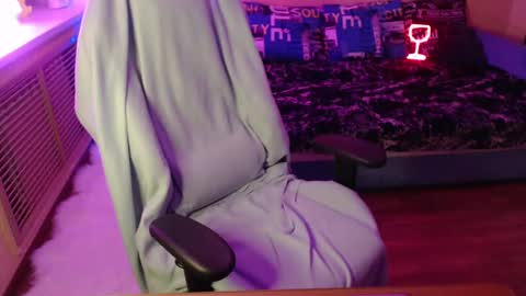 Snapshot of mistressbailey_x chatting on 01-28-25, 03:14 Miss Bailey online show from 01-28-25, 03:14