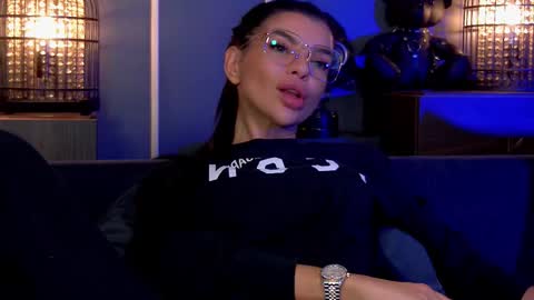 Snapshot of mistresselenia chatting on 10-16-25, 11:44 Elenia online show from 10-16-25, 11:44