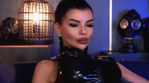 Snapshot of mistresselenia chatting on 11-06-25, 01:56 Elenia online show from 11-06-25, 01:56