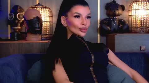 Elenia online show from 04-17-26, 01:14