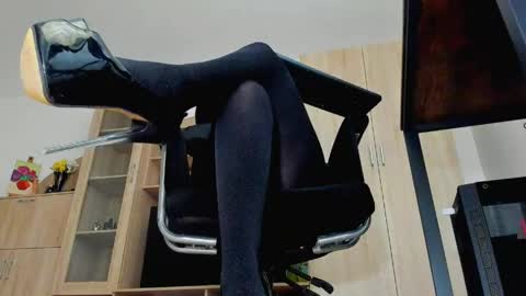 Snapshot of mistressmichelle5 chatting on 05-02-26, 08:47 YourGoddessM online show from 05-02-26, 08:47