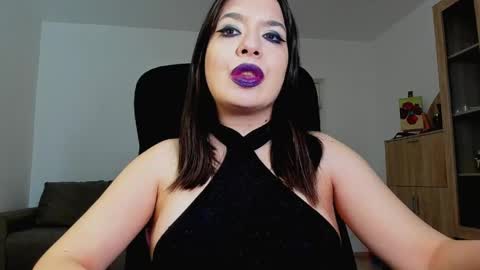 Snapshot of mistressmichelle5 chatting on 05-18-26, 04:02 YourGoddessM online show from 05-18-26, 04:02
