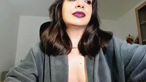 Snapshot of mistressmichelle5 chatting on 06-07-26, 09:35 YourGoddessM online show from 06-07-26, 09:35