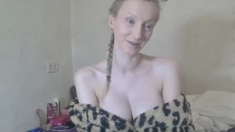 mistressmilly32 online show from 02-10-26, 08:51