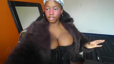 Snapshot of mistressmochareign chatting on 02-27-26, 07:25 mistressmochareign online show from 02-27-26, 07:25