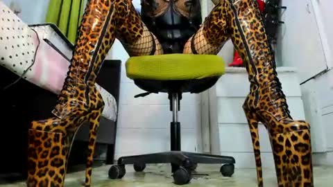 Snapshot of mistresstiffany69 chatting on 07-05-26, 05:53 Tiffany online show from 07-05-26, 05:53