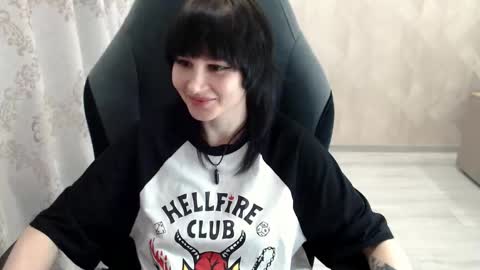 Snapshot of misty_dark chatting on 10-22-25, 10:04 misty_dark online show from 10-22-25, 10:04