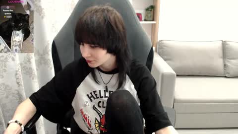 Snapshot of misty_dark chatting on 11-07-25, 09:04 misty_dark online show from 11-07-25, 09:04