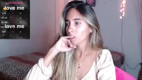 Snapshot of mitchwilson1 chatting on 10-01-25, 10:38 mitchwilson1 online show from 10-01-25, 10:38