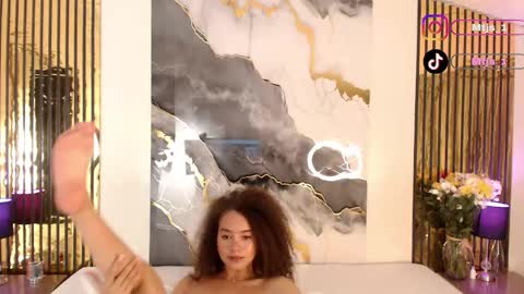 Snapshot of miticabrennet chatting on 05-12-26, 05:15 Mtica Brennet online show from 05-12-26, 05:15
