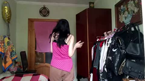 Snapshot of mittiescafuto chatting on 07-14-26, 10:21 Mia online show from 07-14-26, 10:21