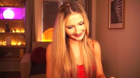 Snapshot of miumiiuu chatting on 11-23-25, 12:38 Miu Meow online show from 11-23-25, 12:38