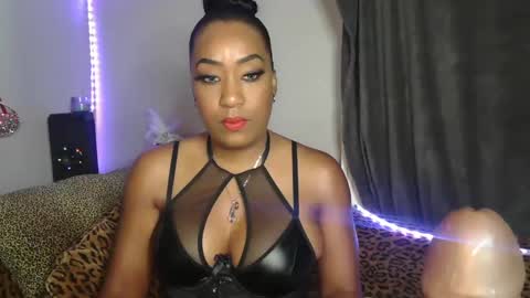 Snapshot of mixedlovers chatting on 10-23-25, 06:39 Precious online show from 10-23-25, 06:39