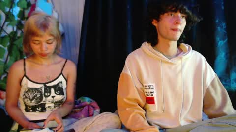 Naomi and Nekorii online show from 05-09-26, 05:34