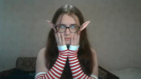 Snapshot of miyabe chatting on 12-13-24, 10:19 Milana online show from 12-13-24, 10:19