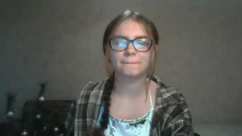 Snapshot of miyabe chatting on 01-12-25, 07:11 Milana online show from 01-12-25, 07:11