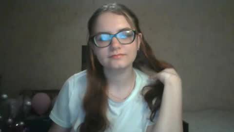 Snapshot of miyabe chatting on 03-07-25, 04:33 Milana online show from 03-07-25, 04:33