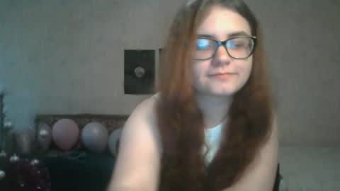 Snapshot of miyabe chatting on 03-12-25, 01:30 Milana online show from 03-12-25, 01:30