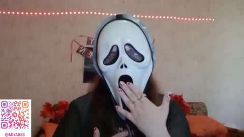 Snapshot of miyabe chatting on 10-30-25, 07:54 Milana online show from 10-30-25, 07:54