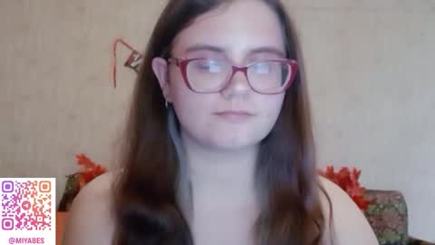 Snapshot of miyabe chatting on 11-17-25, 11:05 Milana online show from 11-17-25, 11:05