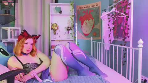 Snapshot of mizukinoyoru chatting on 02-11-25, 11:22 Mizuki online show from 02-11-25, 11:22