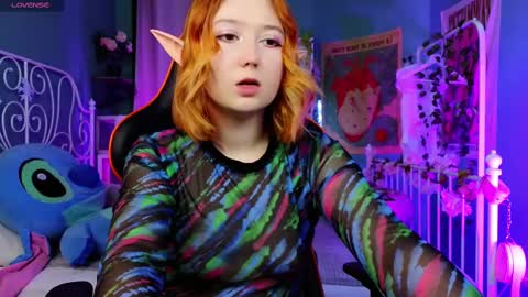 Snapshot of mizukinoyoru chatting on 02-15-25, 08:33 Mizuki online show from 02-15-25, 08:33