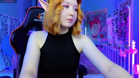 Snapshot of mizukinoyoru chatting on 02-16-25, 09:05 Mizuki online show from 02-16-25, 09:05