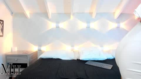 mizzhell_ online show from 11-17-25, 12:44