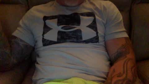 Snapshot of mjg175 chatting on 12-23-24, 09:40 SexyRed online show from 12-23-24, 09:40